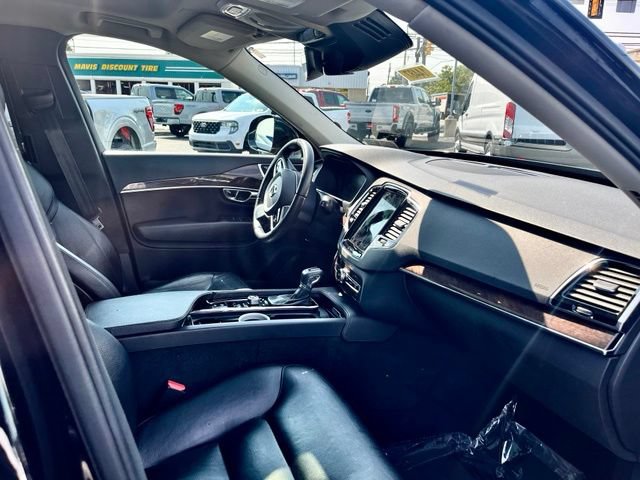 Used 2016 Volvo XC90 T6 Momentum w/ Momentum Plus Package AWD/4WD image 9