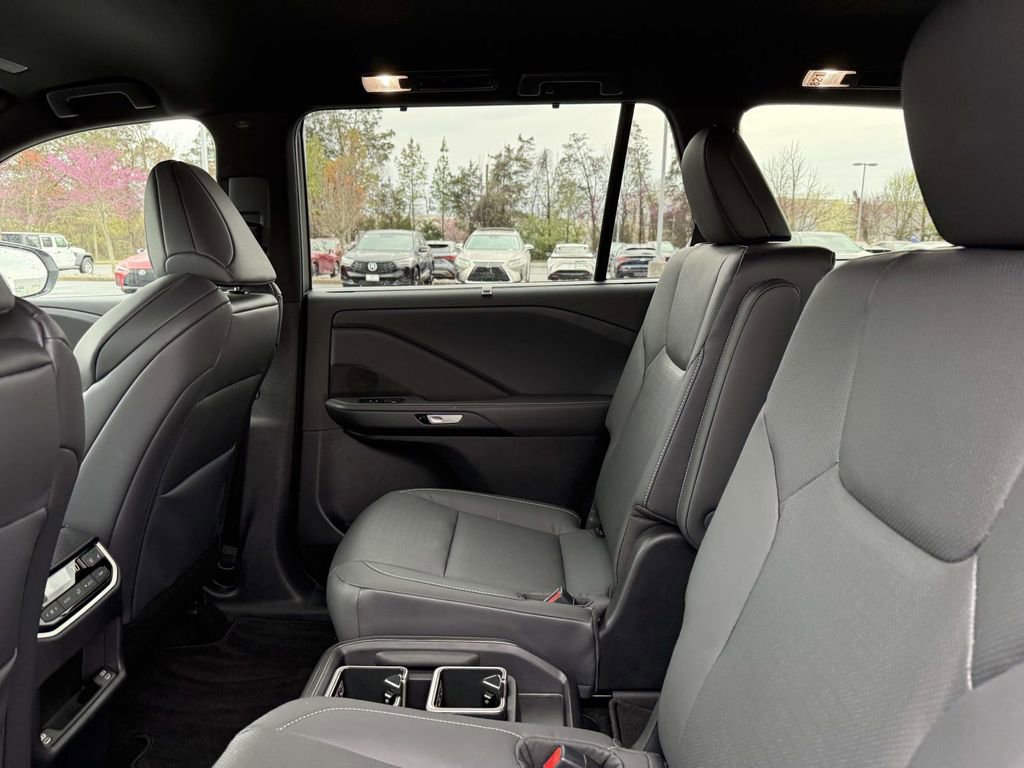 Used 2026 Lexus TX 500h AWD w/ Technology Package image 19