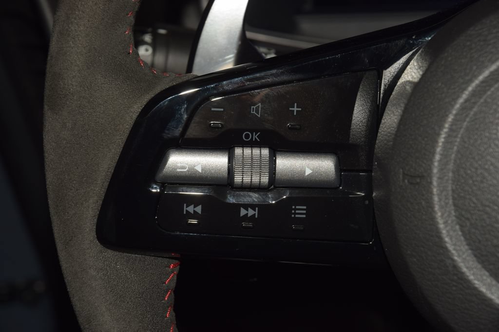 Used 2024 Nissan Z NISMO w/ Floor Mat Package RWD image 38