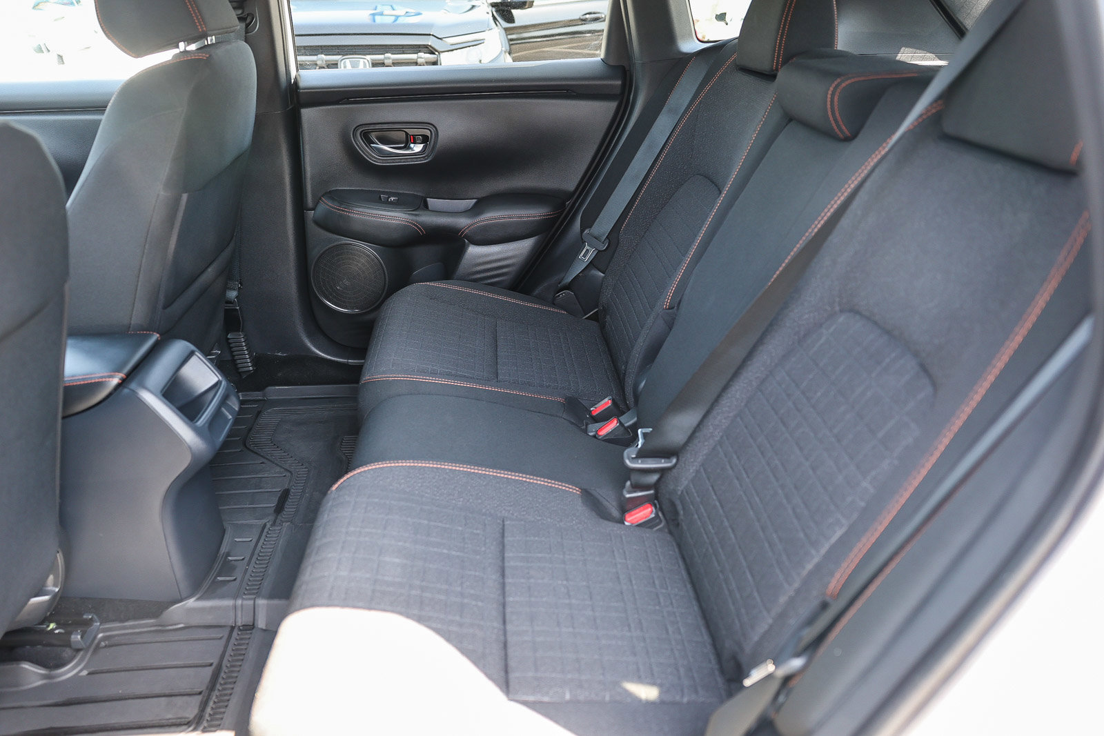 Certified 2025 Honda HR-V Sport image 9