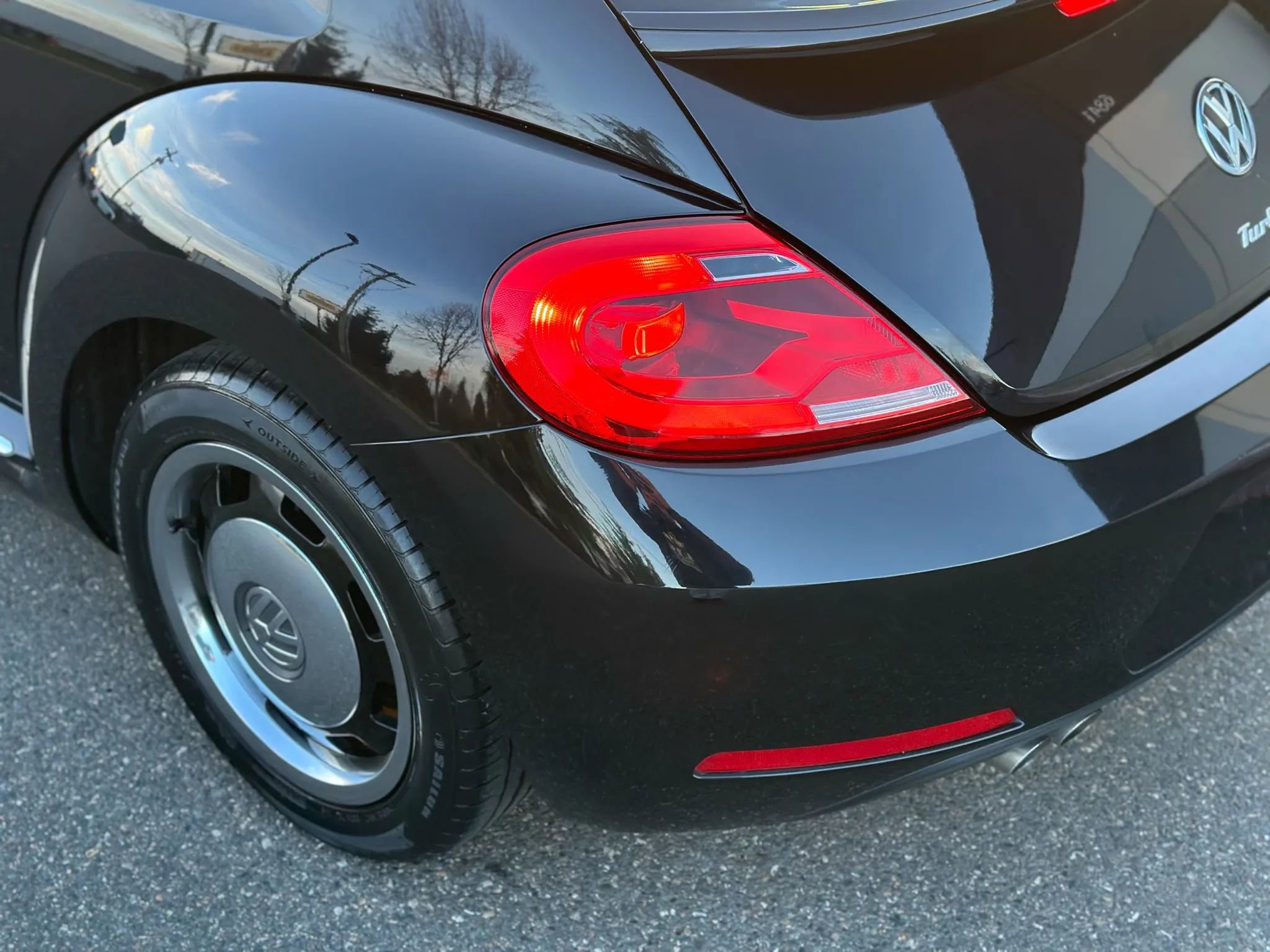 Used 2016 Volkswagen Beetle 1.8T Classic FWD image 28