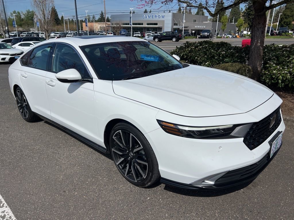 Used 2023 Honda Accord Touring image 3