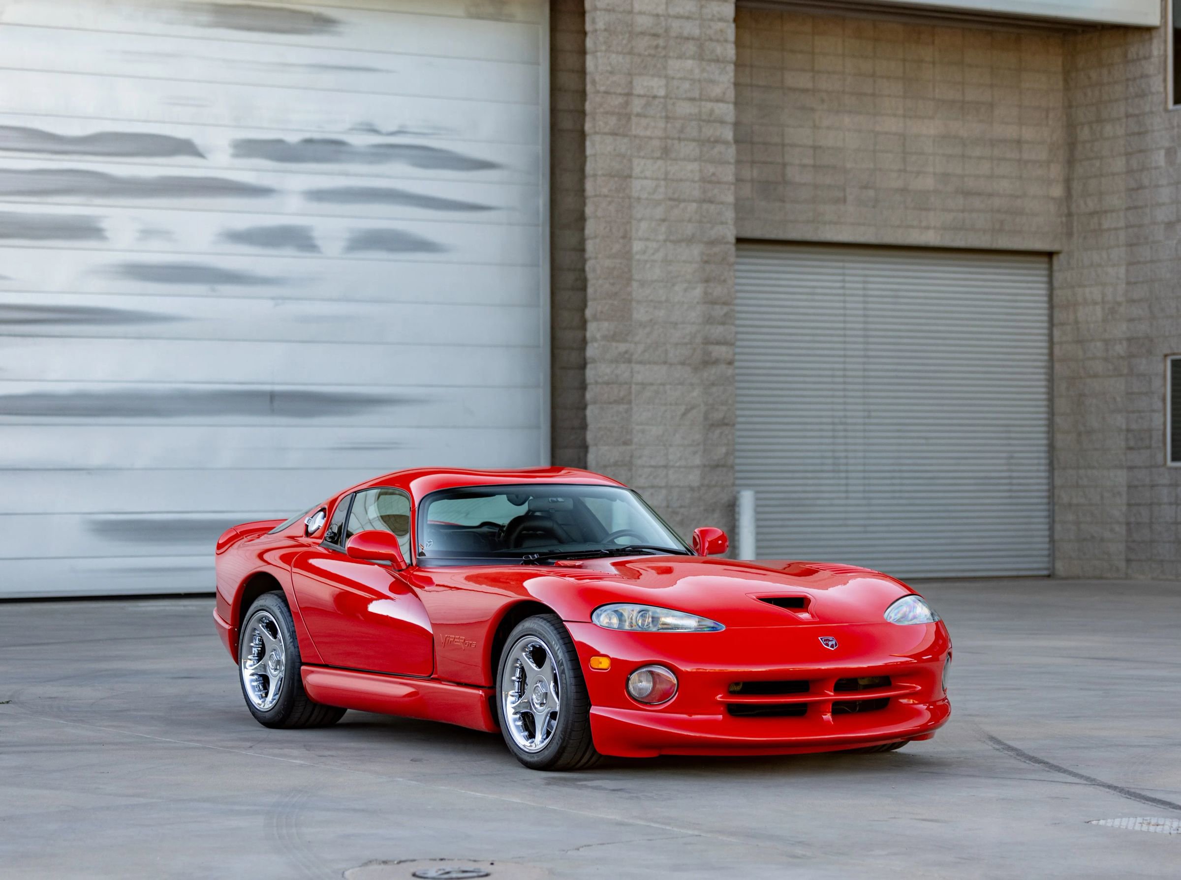Used 1997 Dodge Viper GTS RWD image 2