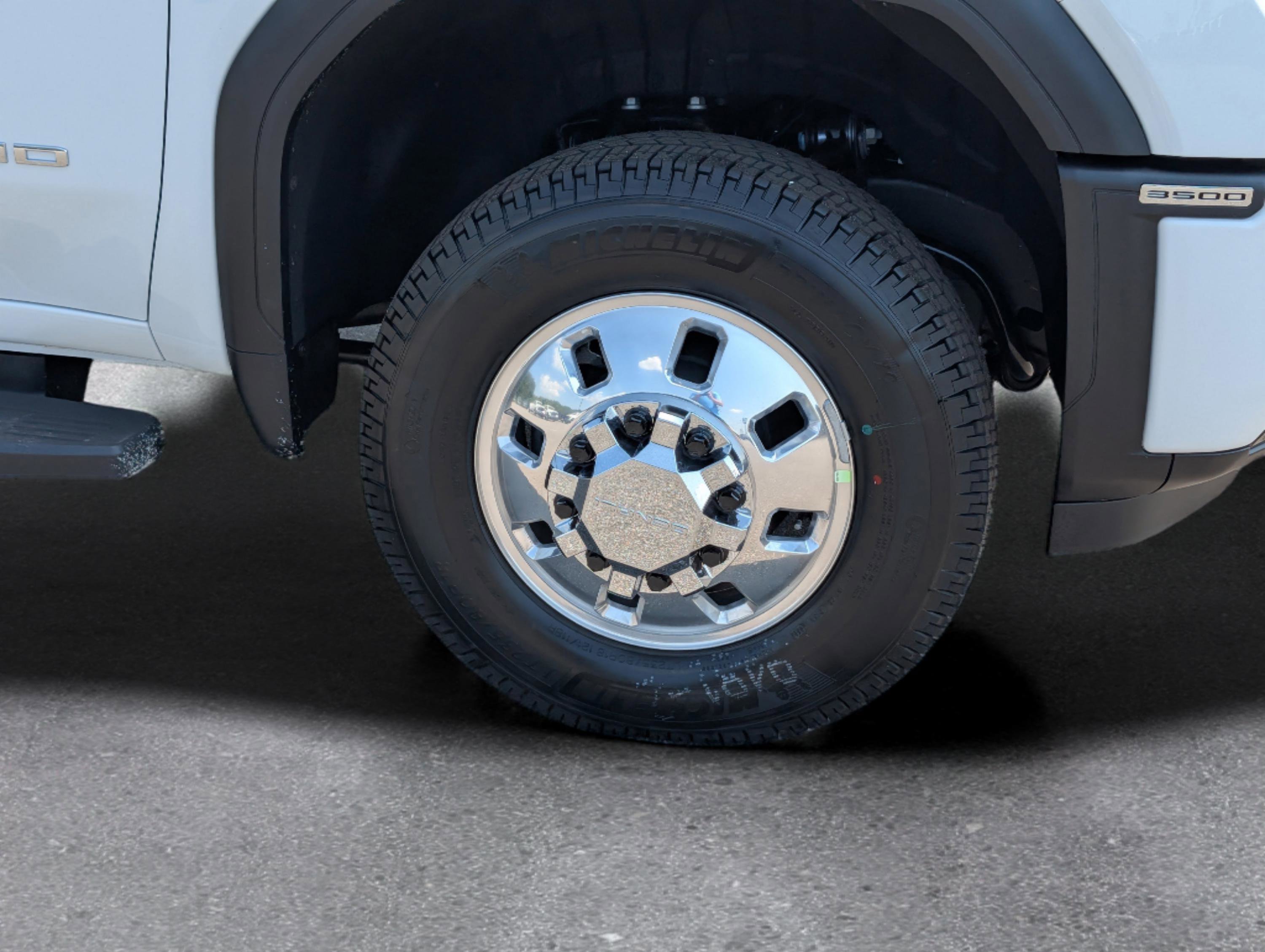 New 2026 GMC Sierra 3500 Denali w/ Technology Package image 6