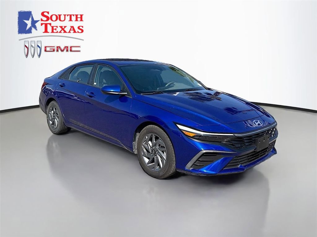 Used 2024 Hyundai Elantra SEL image 1