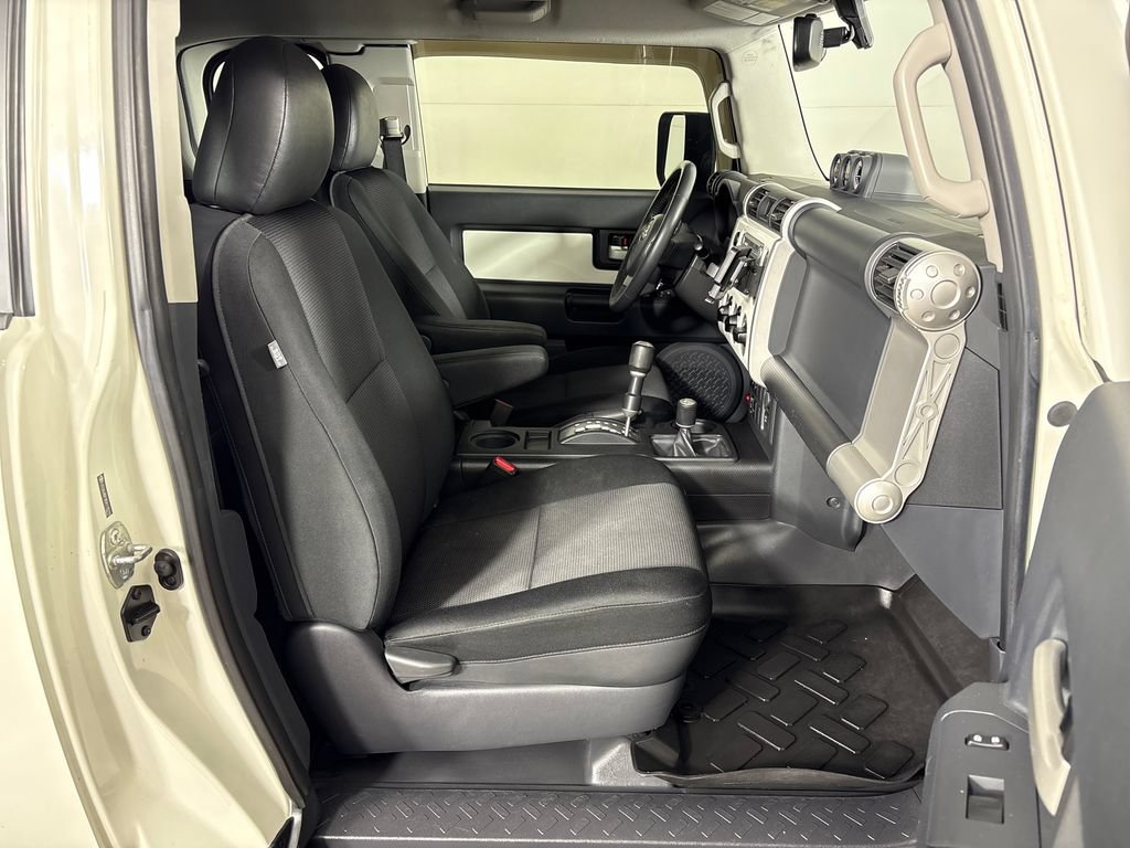 Used 2014 Toyota FJ Cruiser 4WD w/ Upgrade Package image 6