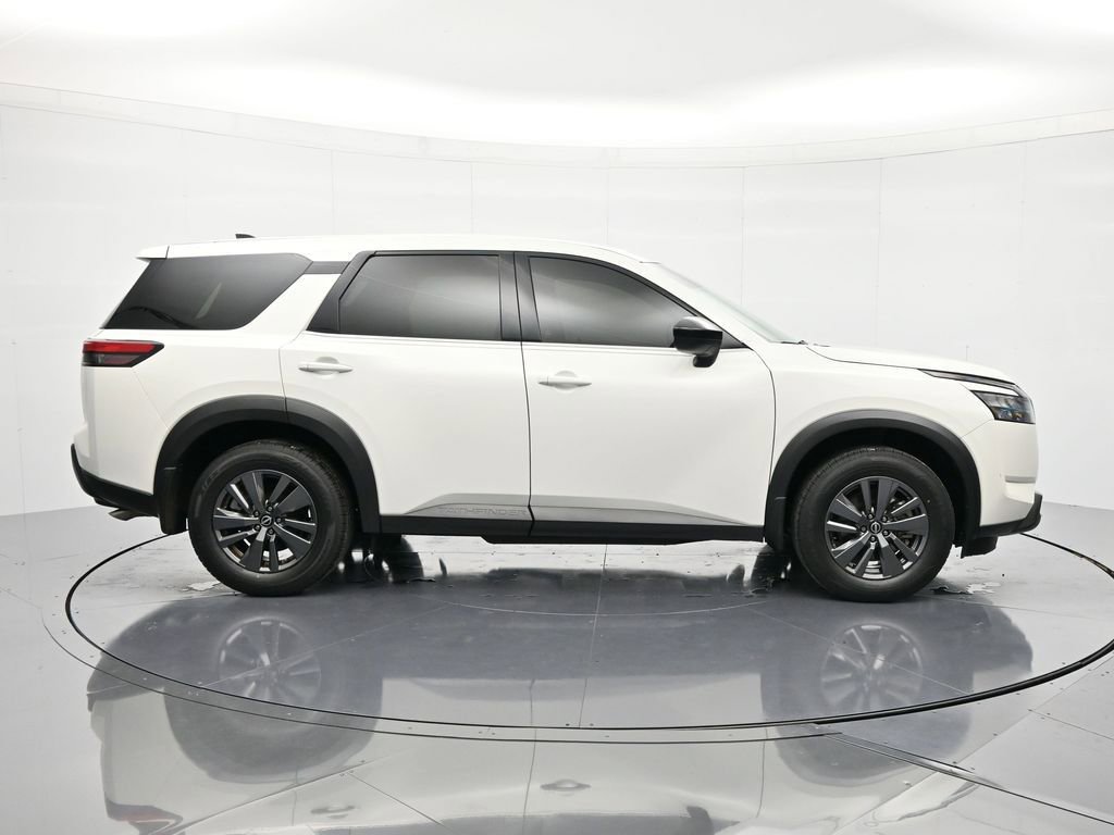 Used 2024 Nissan Pathfinder S image 5