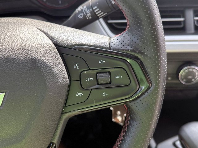 Certified 2024 Chevrolet Trax RS w/ Sunroof Package FWD image 21