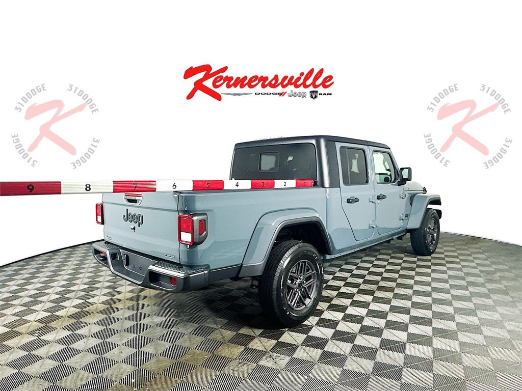 New 2025 Jeep Gladiator Sport image 7