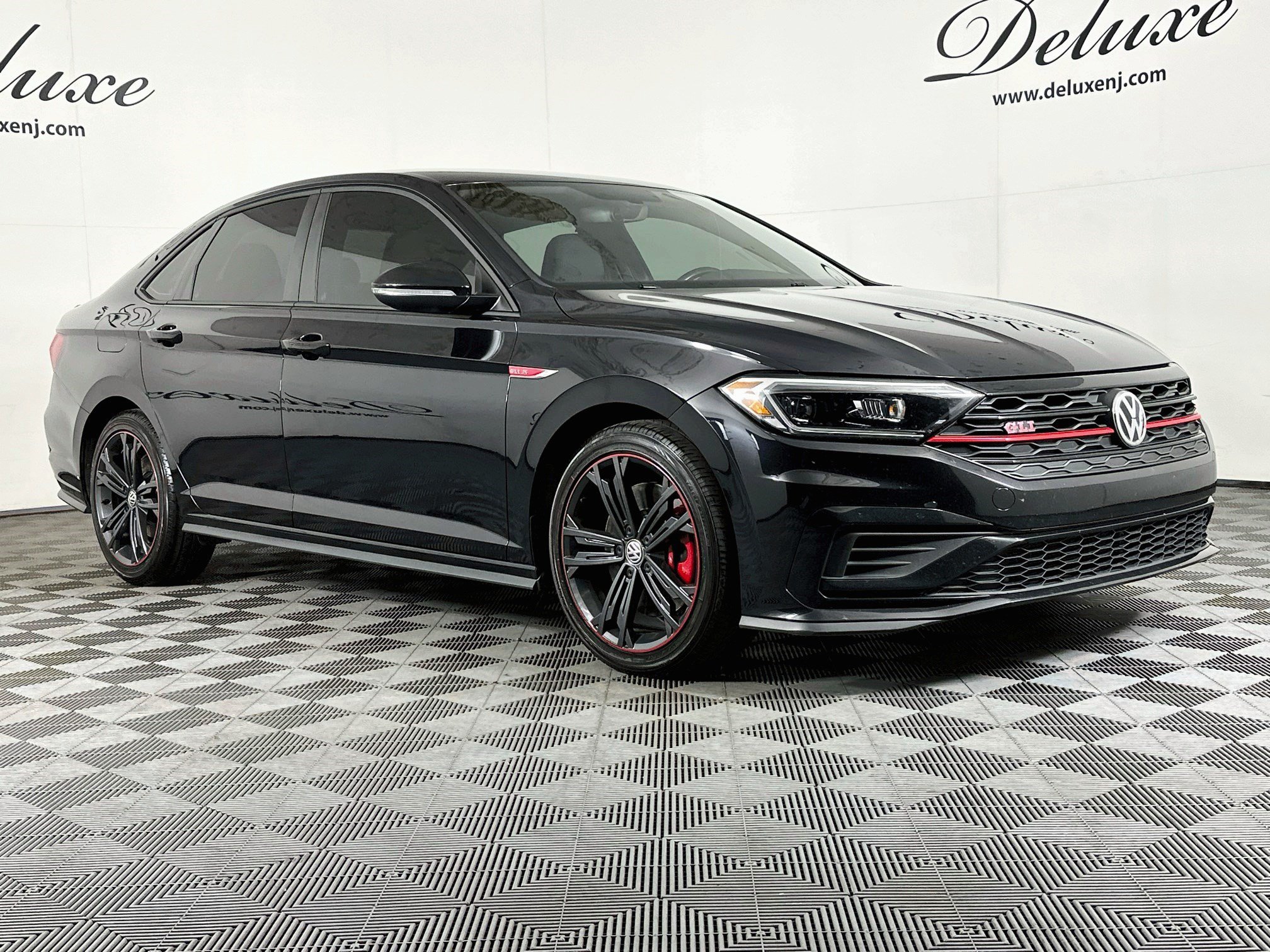 Used 2019 Volkswagen Jetta GLI FWD image 1