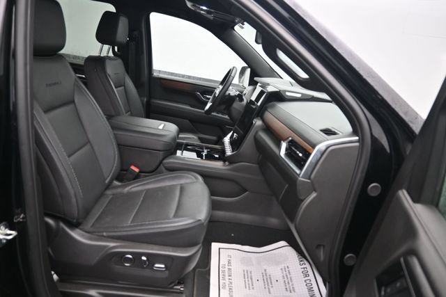 Used 2025 GMC Yukon XL Denali AWD/4WD image 11