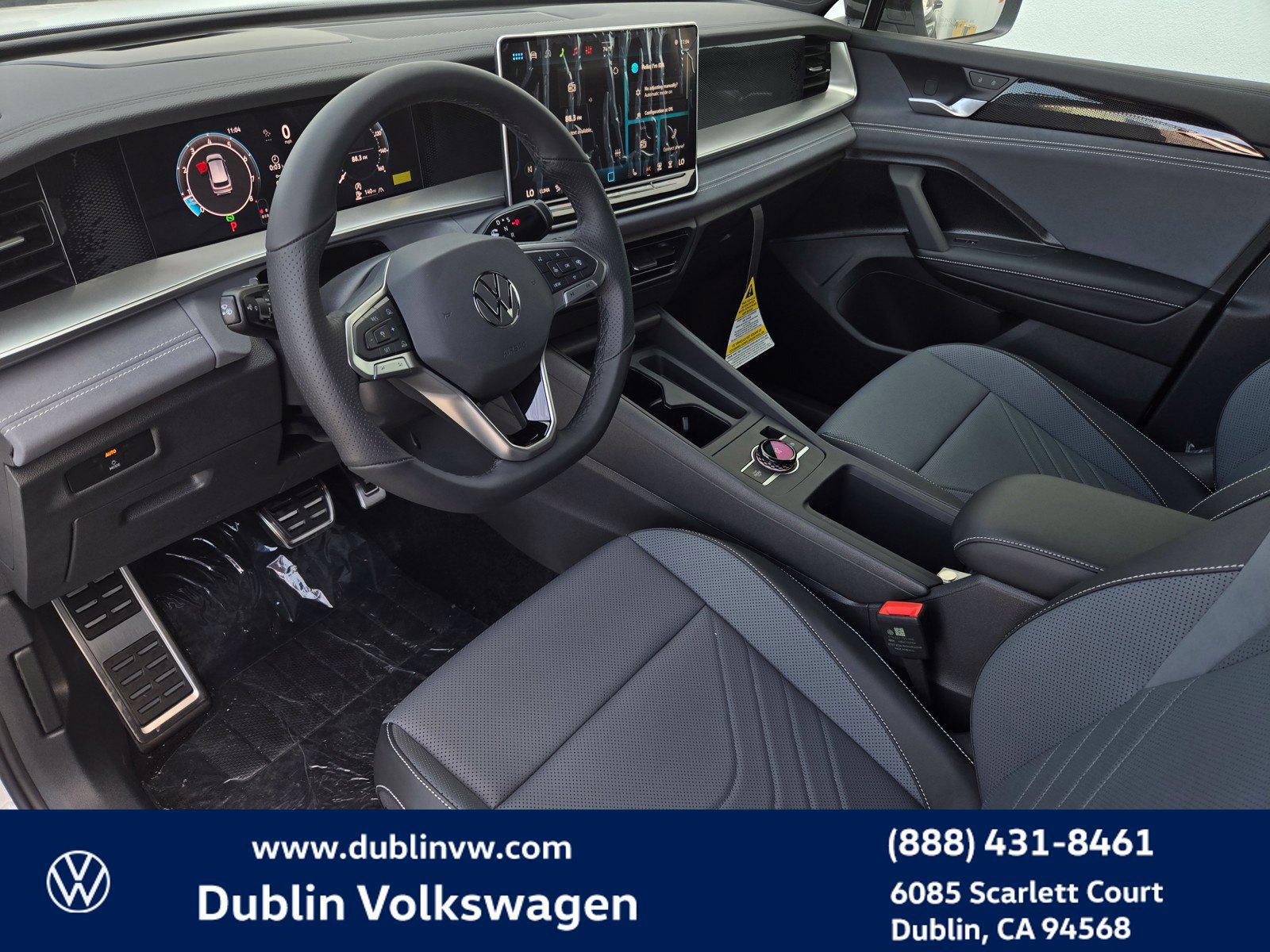 New 2026 Volkswagen Tiguan SE R-Line AWD/4WD image 9