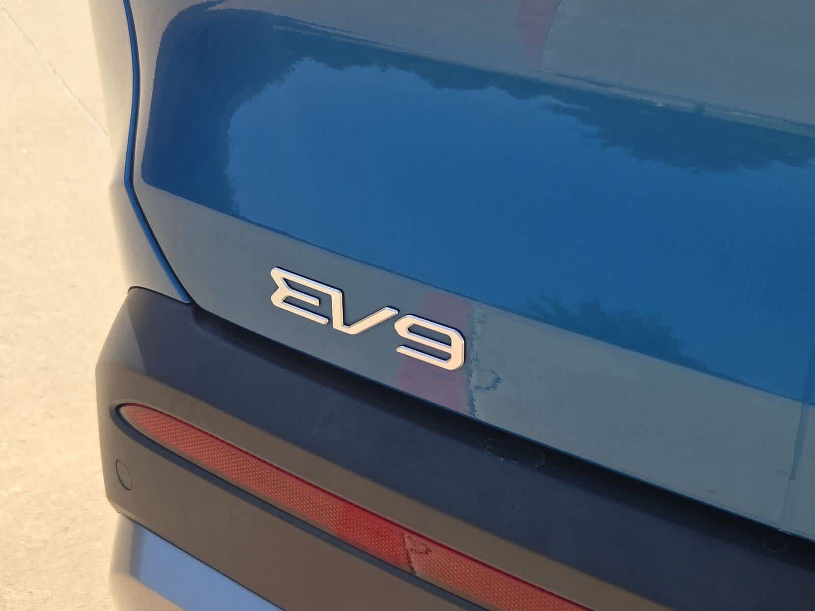Certified 2024 Kia EV9 Wind AWD/4WD image 11