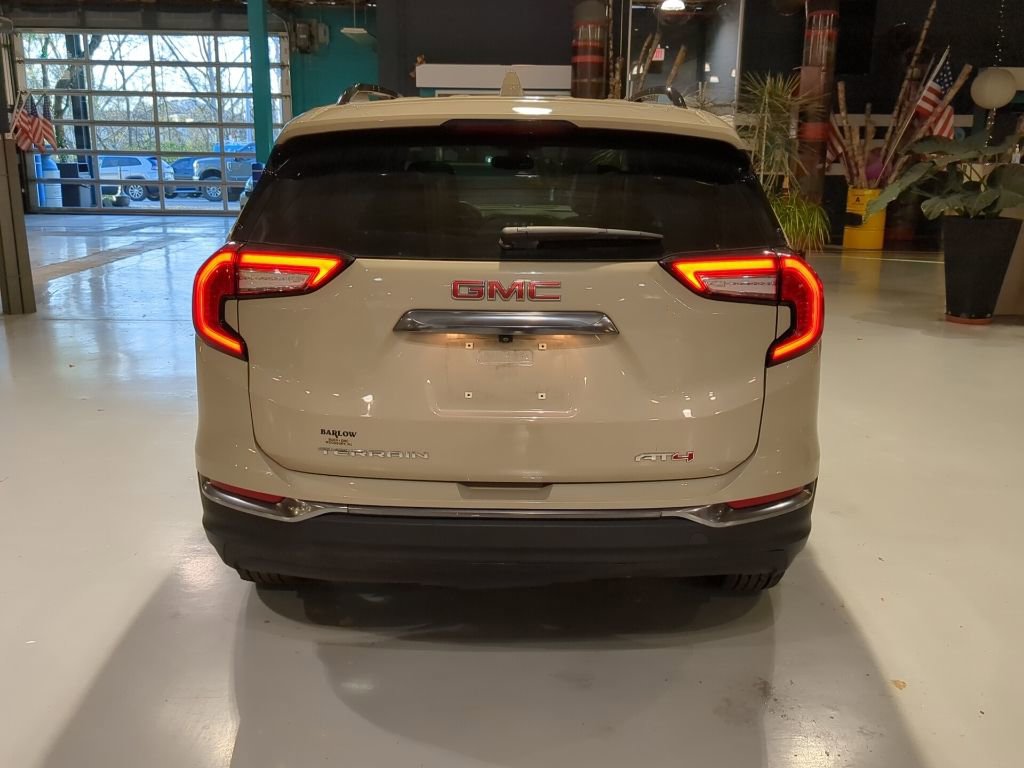 Used 2022 GMC Terrain AT4 image 10