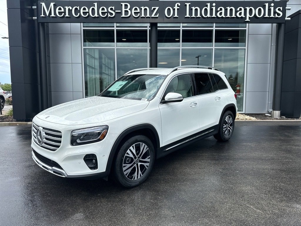 New 2025 Mercedes-Benz GLB 250 4MATIC image 1