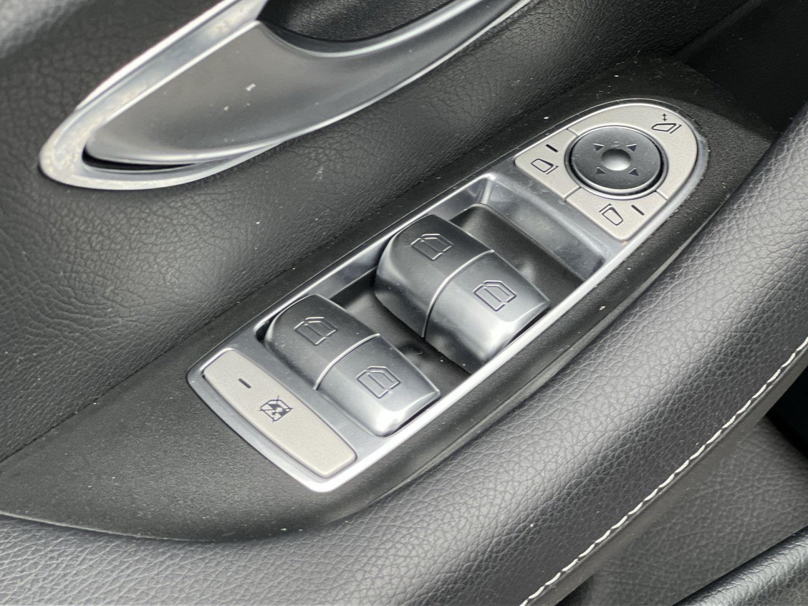 Used 2017 Mercedes-Benz E 300 4MATIC image 20