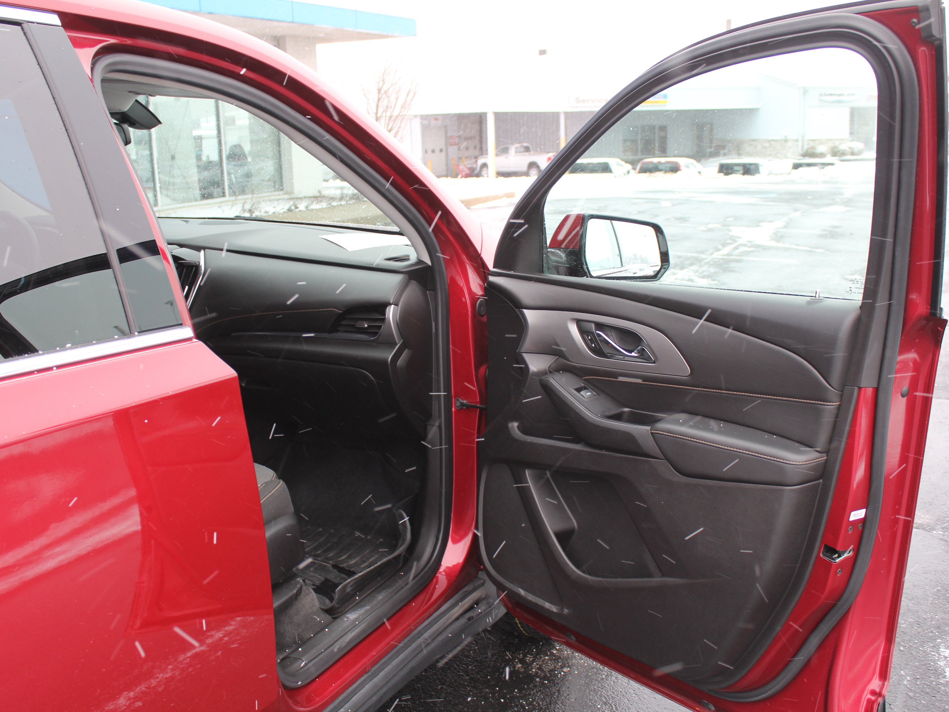 Used 2019 Chevrolet Traverse LT w/ LPO, Floor Liner Package image 28