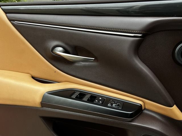 Used 2020 Lexus ES 350 w/ Accessory Package 2 FWD image 26