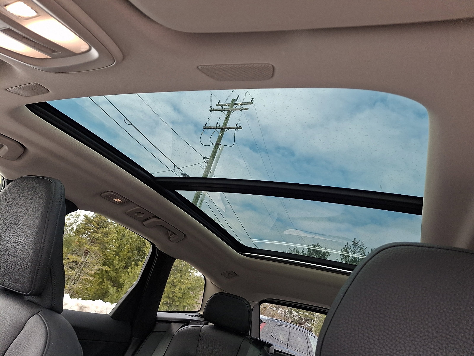 Certified 2023 Volvo XC60 B5 Plus w/ Climate Package image 14