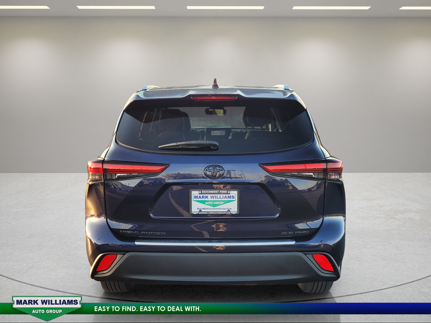 Used 2020 Toyota Highlander XLE AWD/4WD image 5