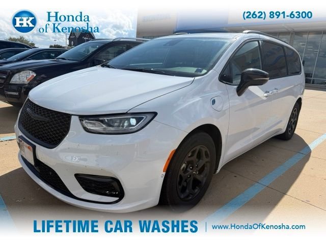 Used 2024 Chrysler Pacifica Limited FWD image 1