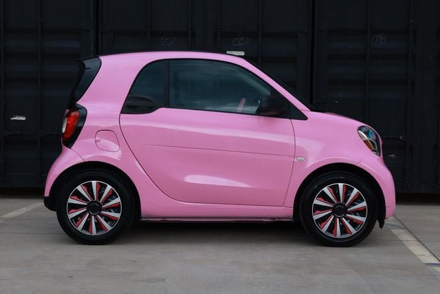 Used 2016 smart fortwo passion RWD image 16