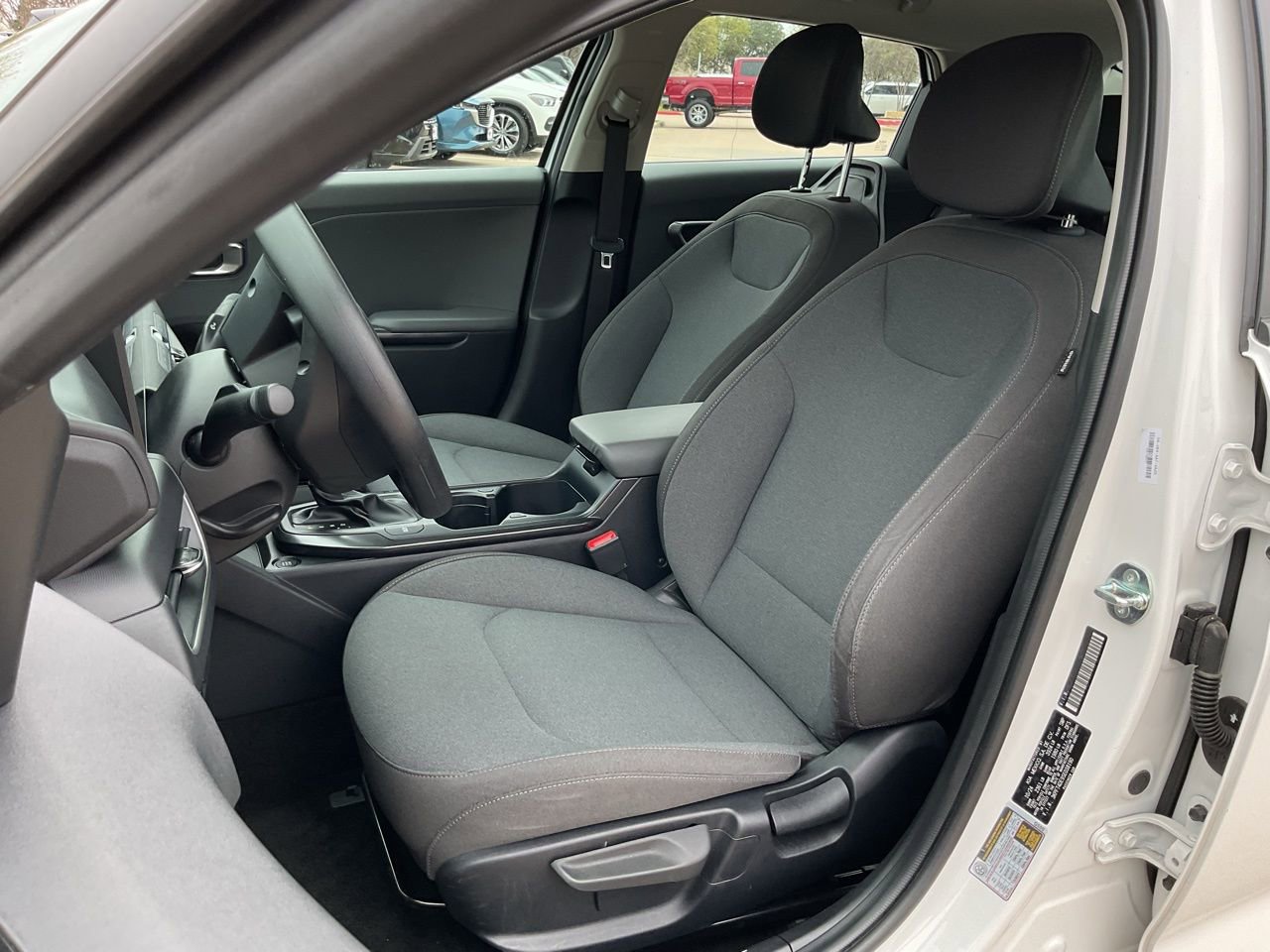 Used 2025 Kia K4 LXS image 14