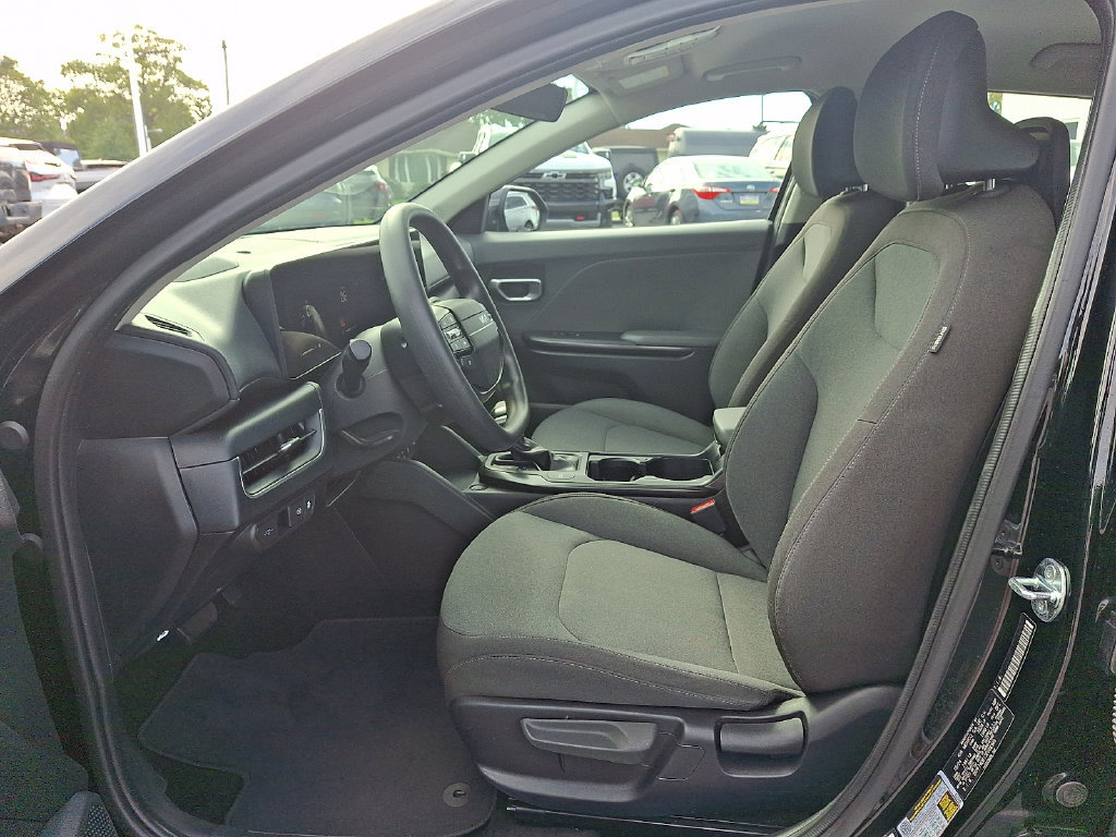 Used 2025 Kia K4 FWD image 15