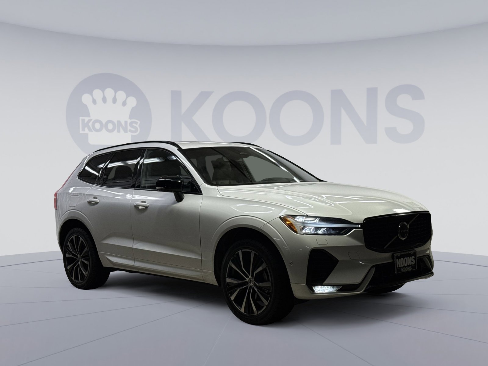Used 2023 Volvo XC60 B5 Plus w/ Climate Package image 14