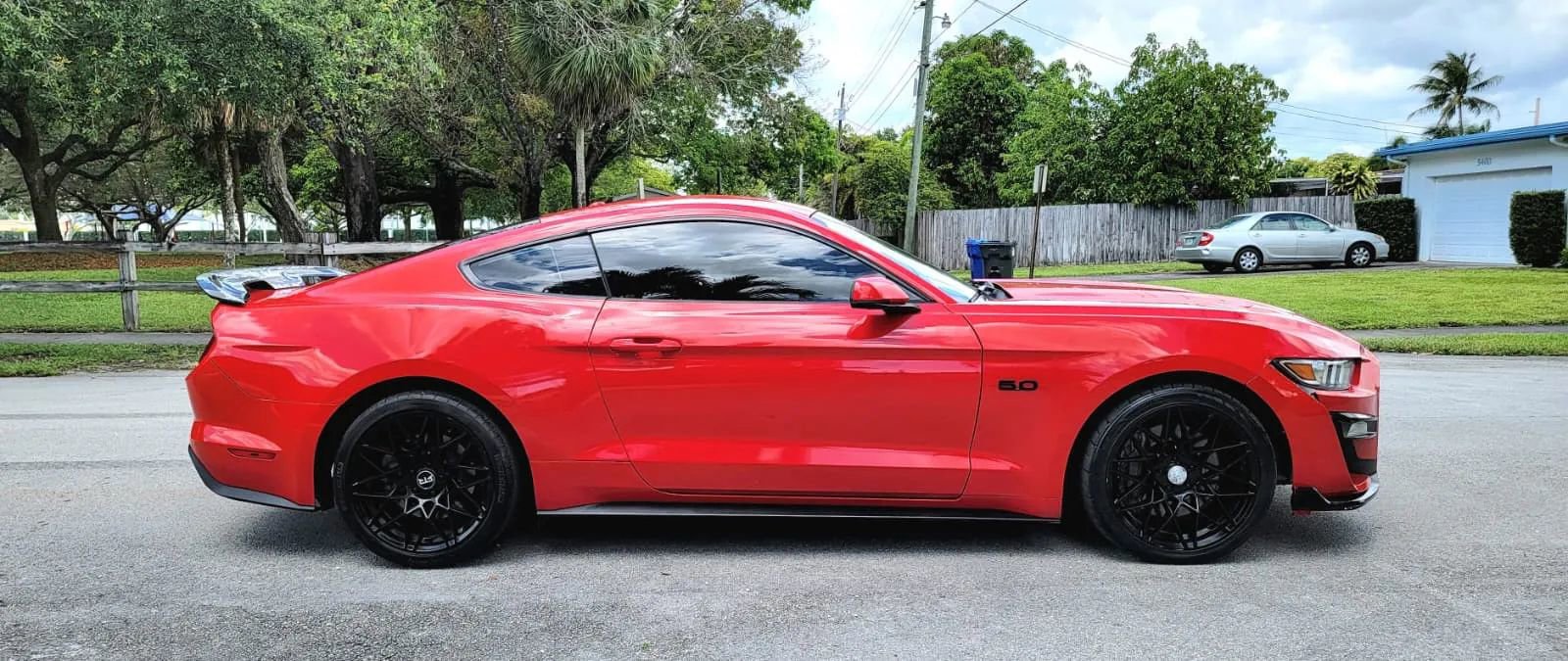 Used 2017 Ford Mustang GT Premium RWD image 12