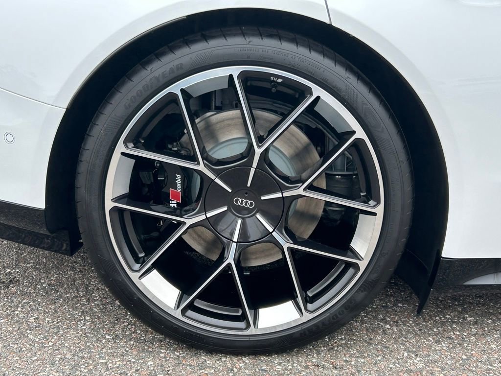 New 2026 Audi RS e-tron GT Base image 69