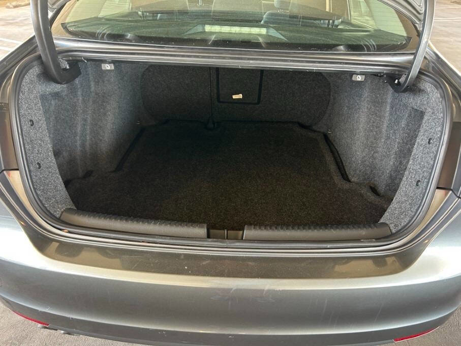 Used 2012 Volkswagen Jetta SE image 23