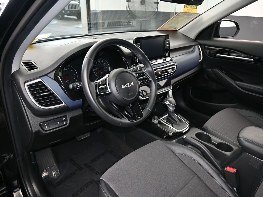 Used 2023 Kia Seltos S image 10