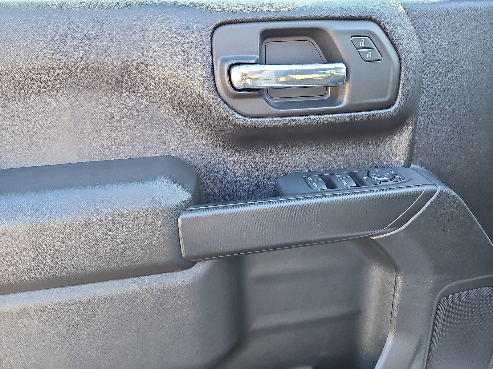 Certified 2023 Chevrolet Silverado 1500 Custom Trail Boss w/ LPO, Dark Essentials Package image 12