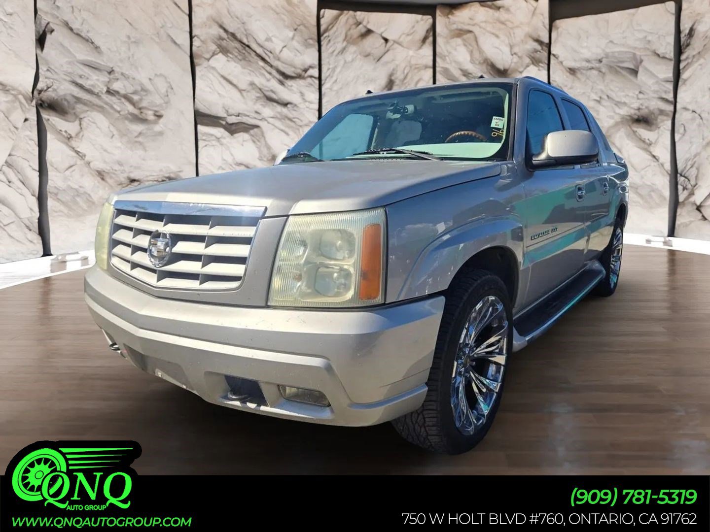 Used 2004 Cadillac Escalade EXT image 1