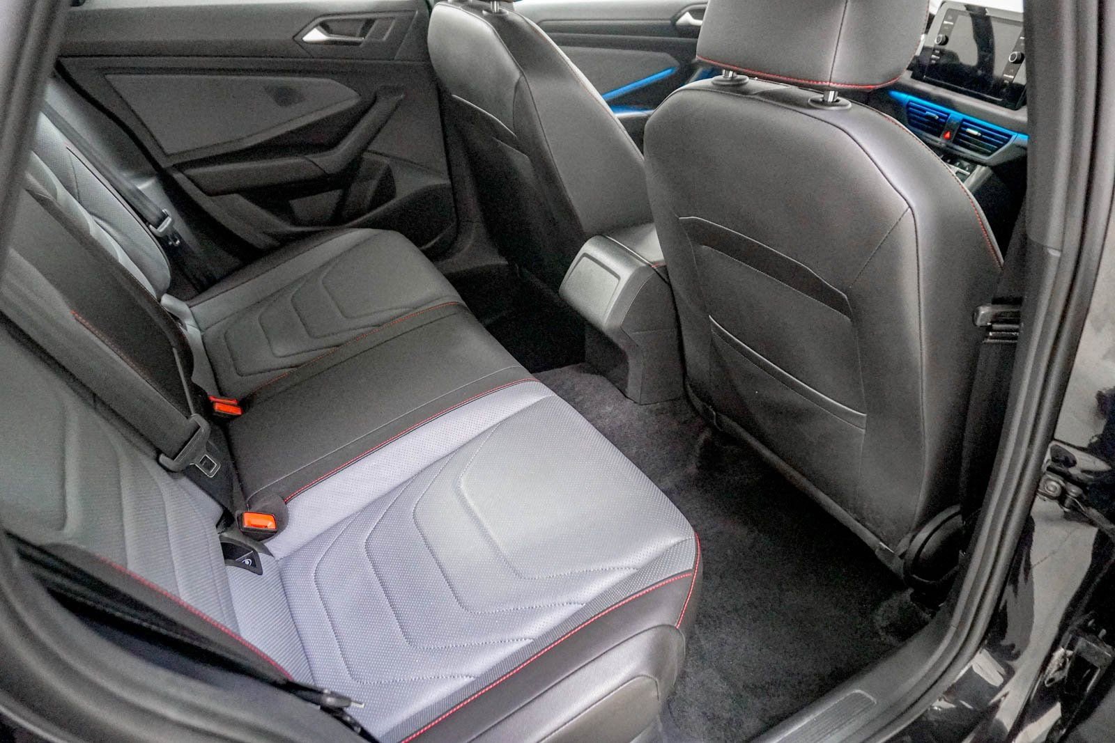 Used 2025 Volkswagen Jetta GLI Autobahn FWD image 33