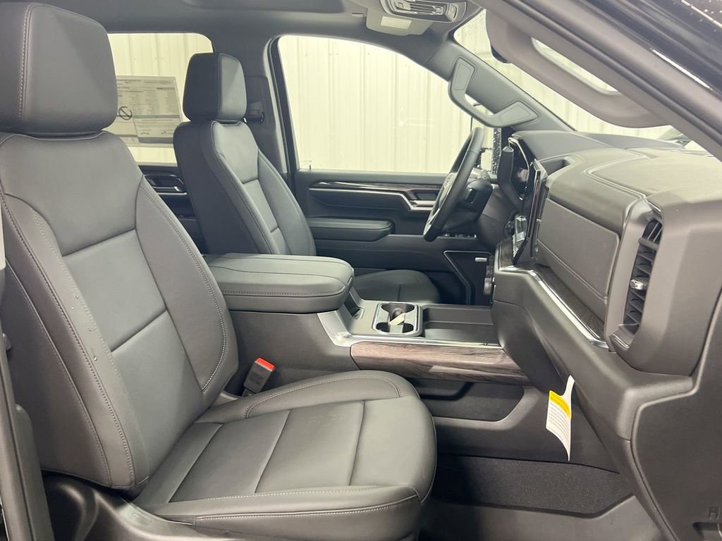 Used 2025 Chevrolet Silverado 2500 LTZ w/ LTZ Plus Package image 22