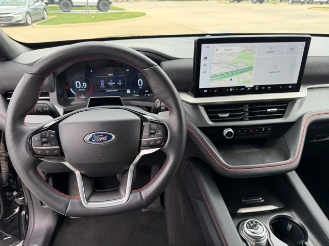 Used 2025 Ford Explorer ST-Line w/ ST-Line Street Pack AWD/4WD image 13