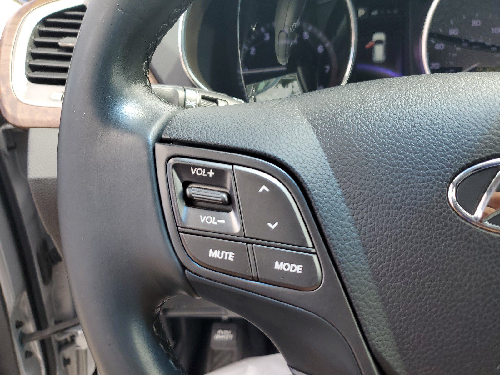 Used 2018 Hyundai Santa Fe Sport 2.0T w/ Cargo Package FWD image 18