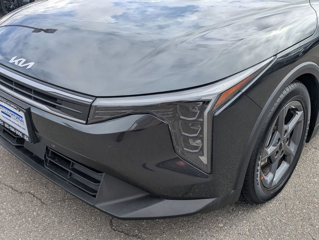 Used 2025 Kia K4 LXS image 9