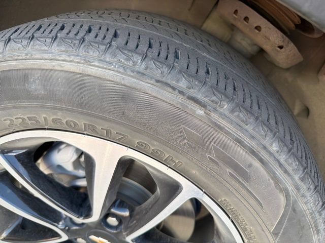 Used 2025 Chevrolet TrailBlazer LT w/ LT Cold Weather Package FWD image 17