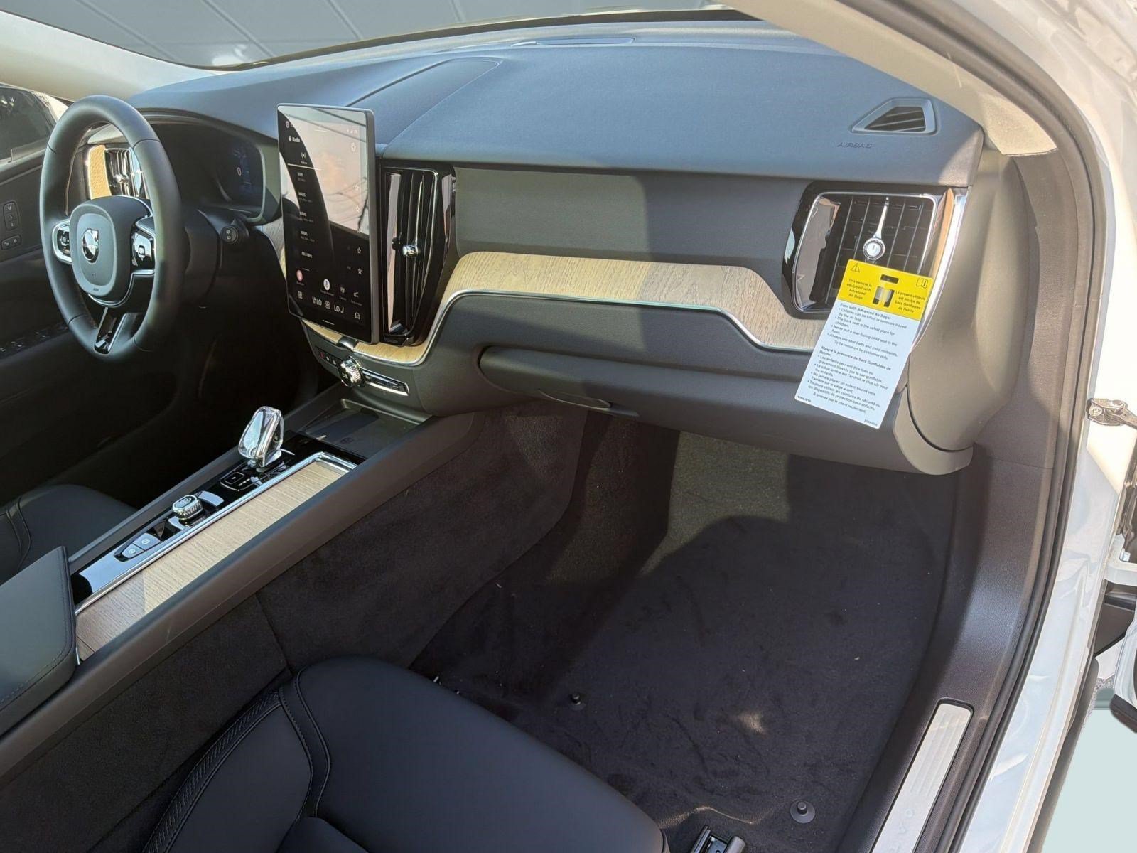 New 2026 Volvo XC60 T8 Plus w/ Climate Package AWD/4WD image 31