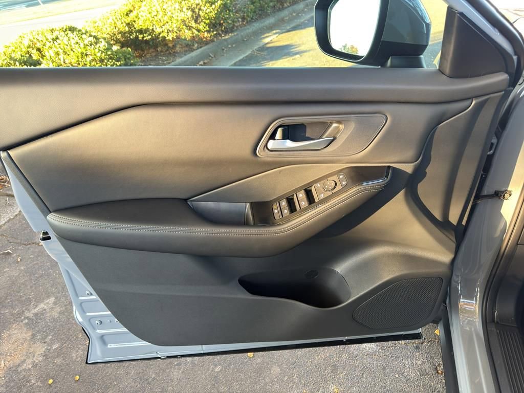 New 2026 Nissan Rogue SV image 16