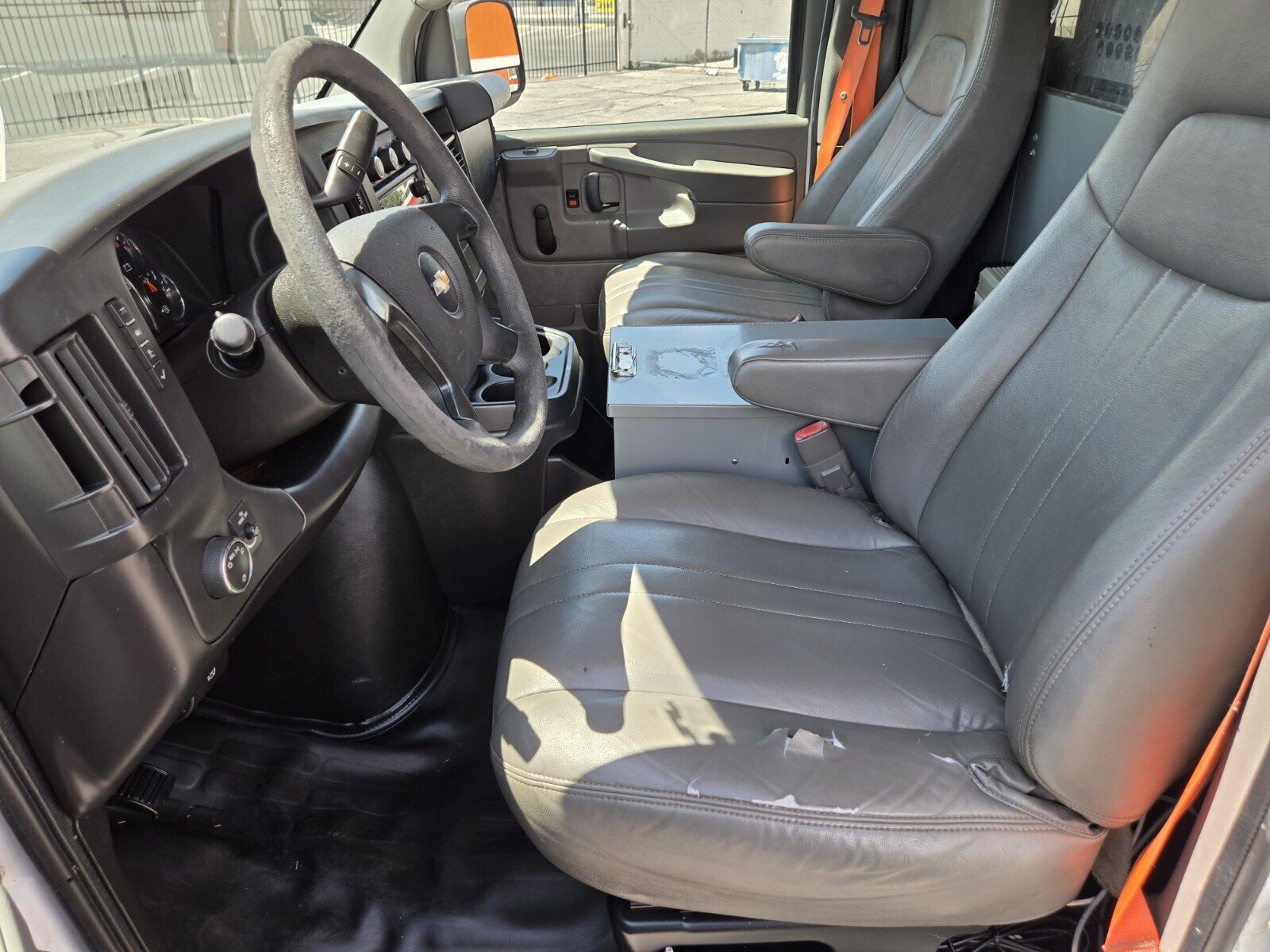 Used 2013 Chevrolet Express 2500 RWD image 7