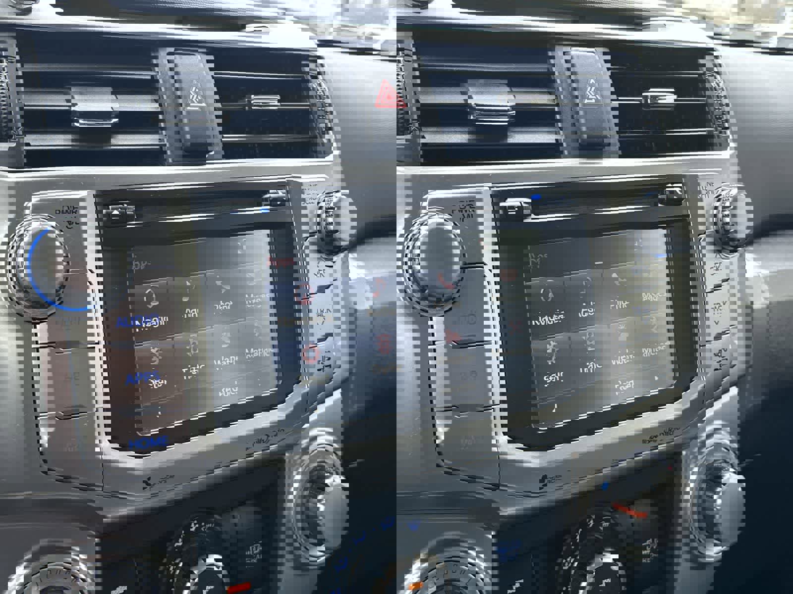 Used 2018 Toyota 4Runner SR5 Premium image 18