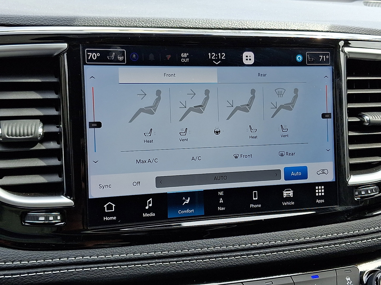 Used 2024 Chrysler Pacifica Limited image 16