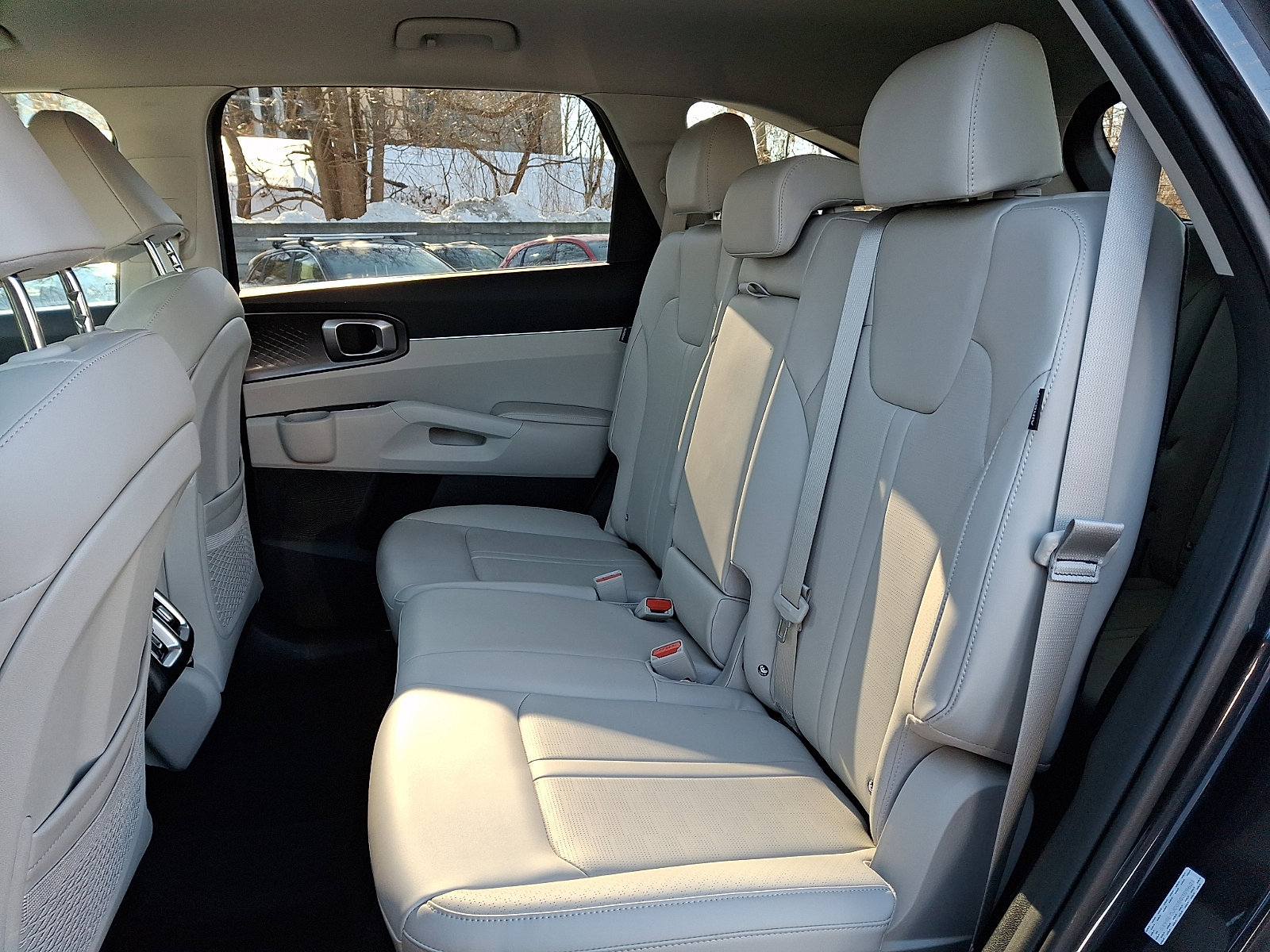 Certified 2025 Kia Sorento S image 9