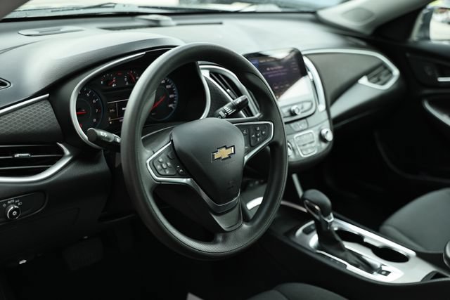 Used 2023 Chevrolet Malibu LT FWD image 18