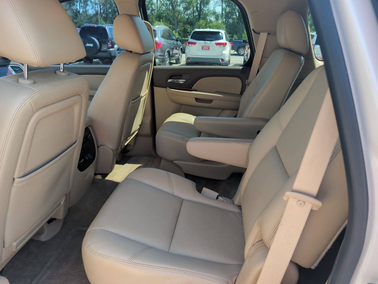Used 2014 Chevrolet Tahoe LTZ AWD/4WD image 18