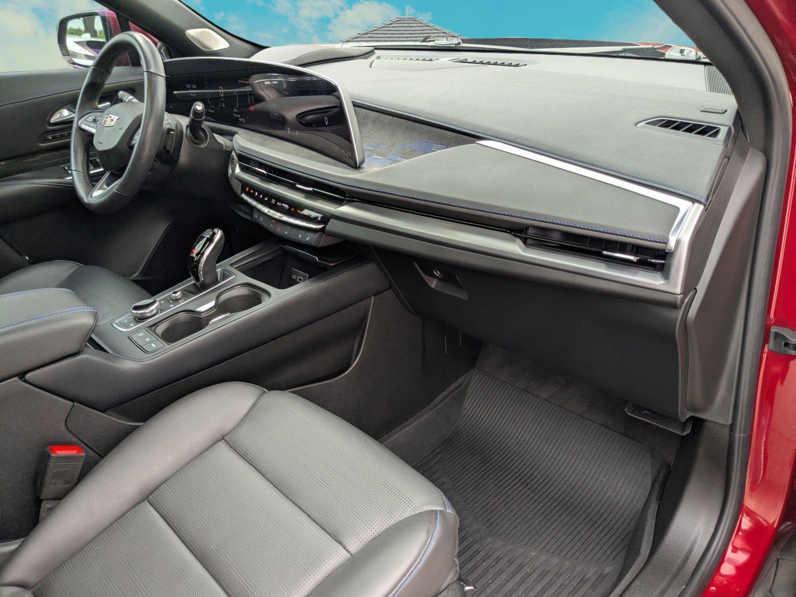 Used 2025 Cadillac XT4 Sport AWD/4WD image 21